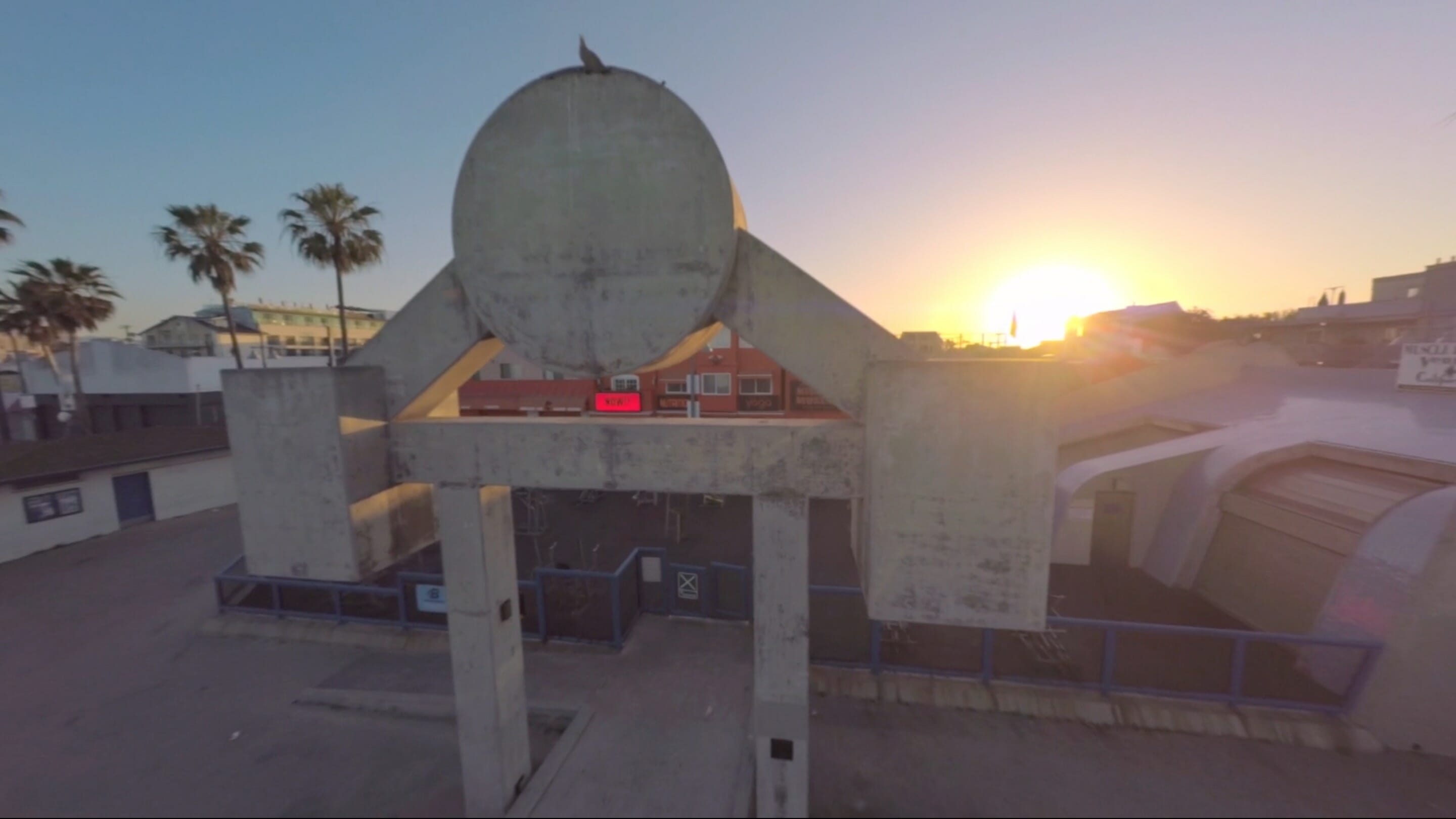 Read more about the article Ukens Dronevideo – Presisjonsflyging på Venice Beach